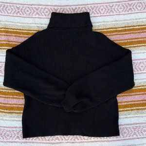 URBAN OUTFITTERS SIZE S BLACK TURTLENECK